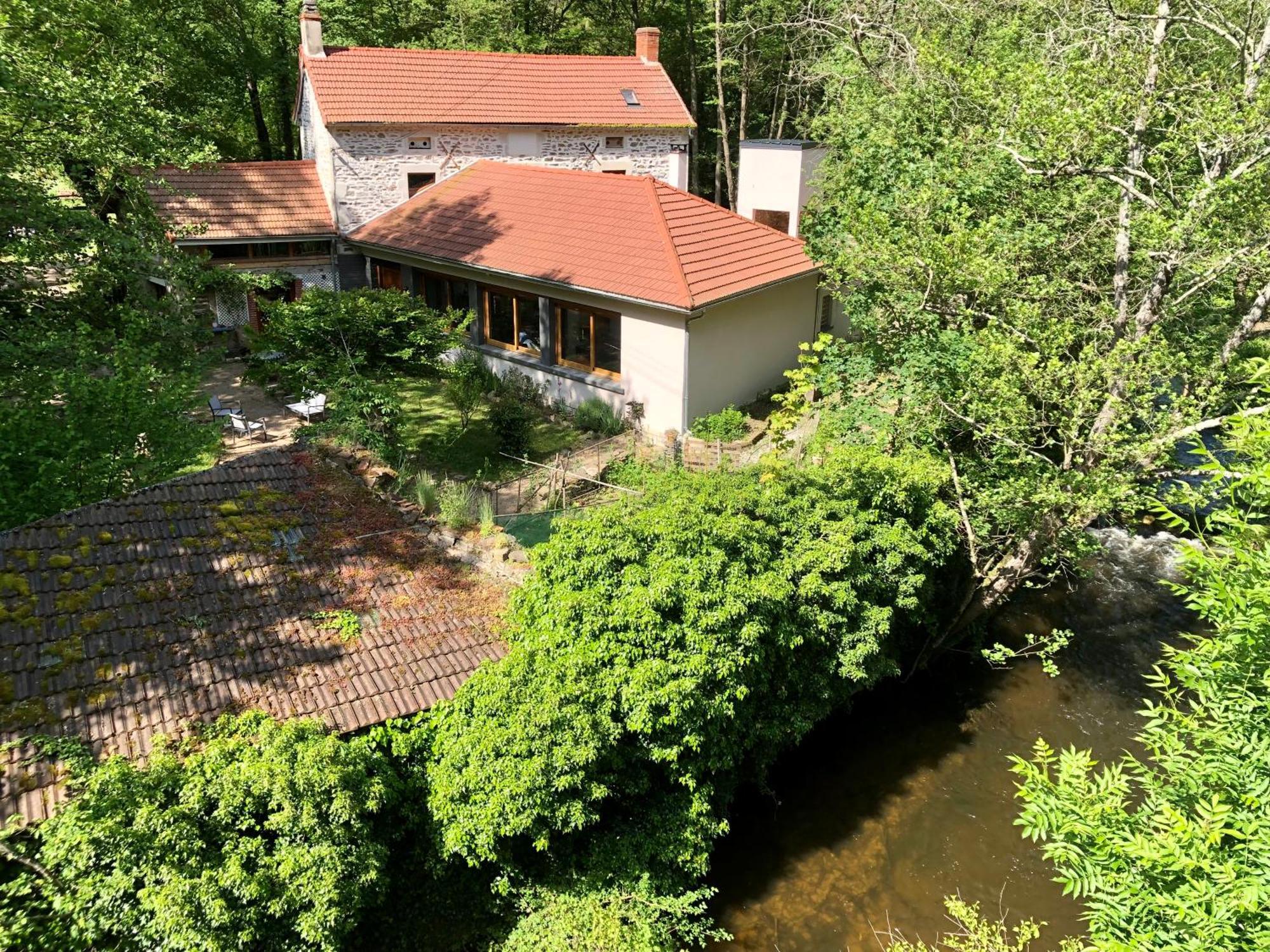 Chambre Sur Une Ile Saint-Bonnet-de-Rochefort Luaran gambar
